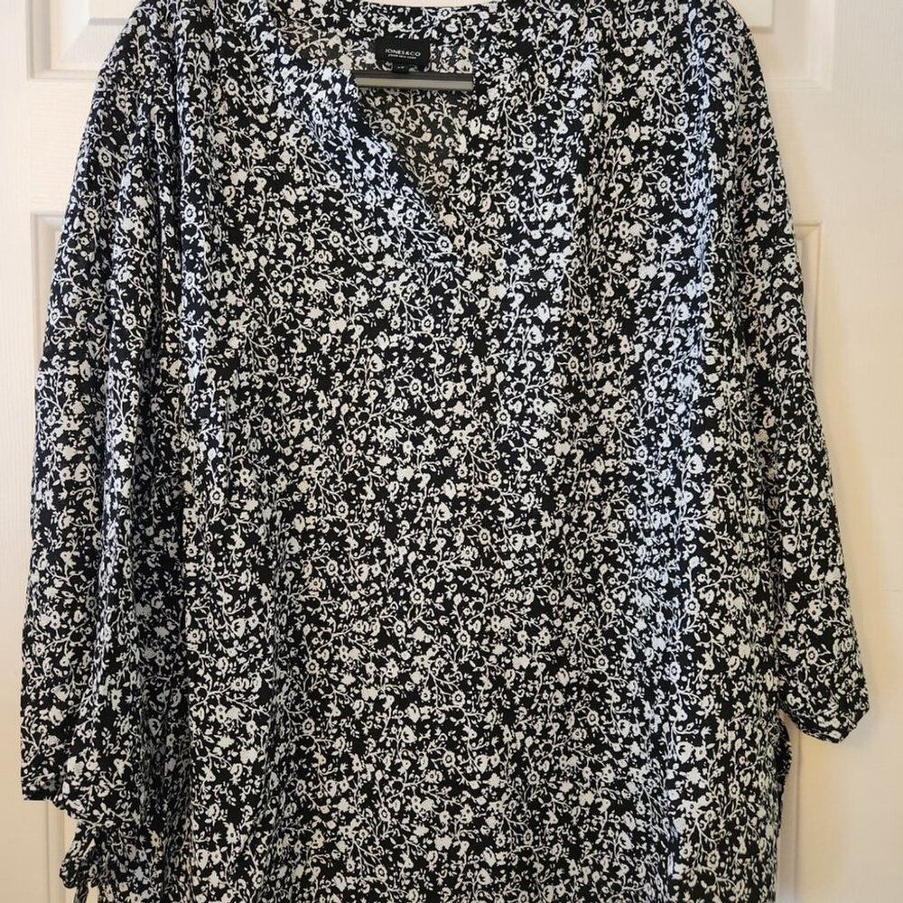 Jones New York Jones & Co Floral V-Neck Blouse 3X Black/White‎ 3/4 Sleeve Rayon
